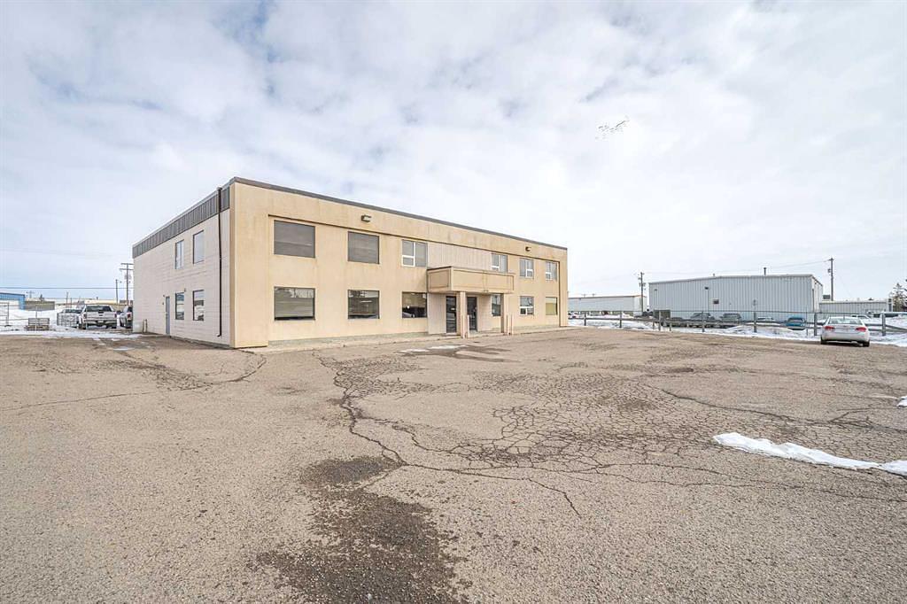 Bay 4 - 5208 62 Street, Lloydminster, AB