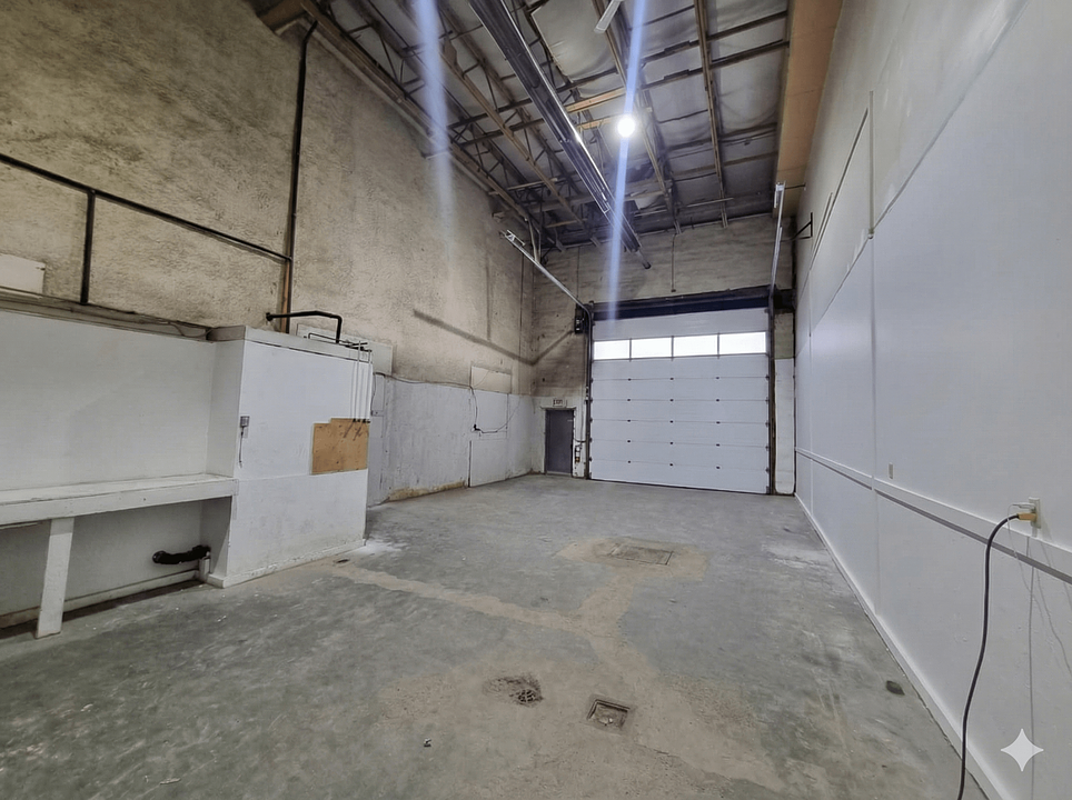 BAY J - 4907 1 Avenue, Edson, AB