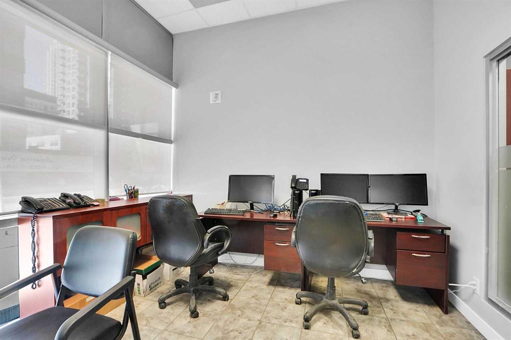 880 4 Avenue Southwest, Calgary, AB
