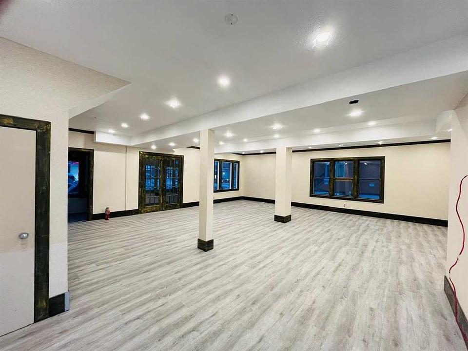 109 14 Street Northwest, Calgary, AB