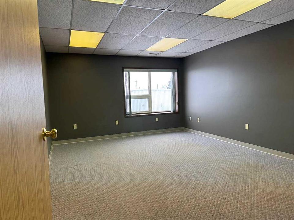Bay 4 - 5208 62 Street, Lloydminster, AB
