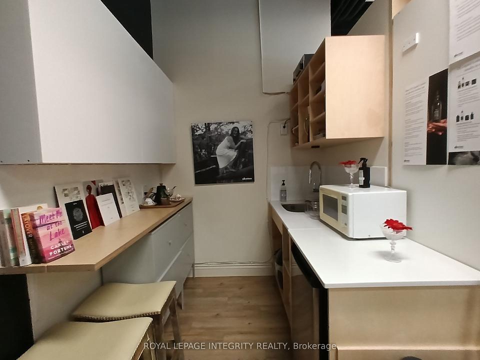 100 - 100 Murray Street, Ottawa, ON