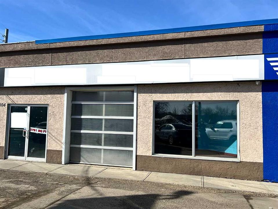 2 - 5804 50 Avenue, Red Deer, AB