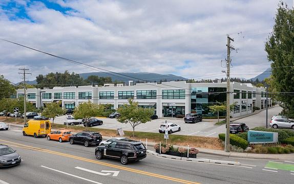 110-980 West 1st Street, North Vancouver, BC