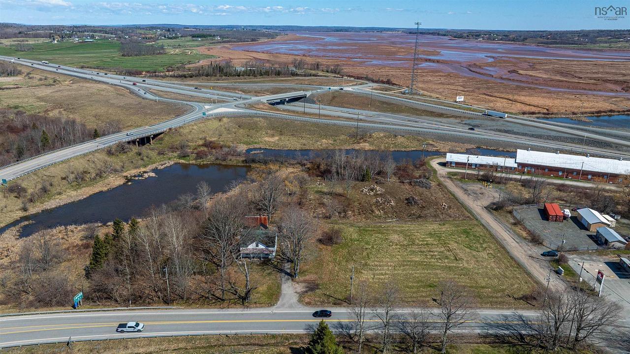 1981 Highway 1 Highway, Falmouth, NS