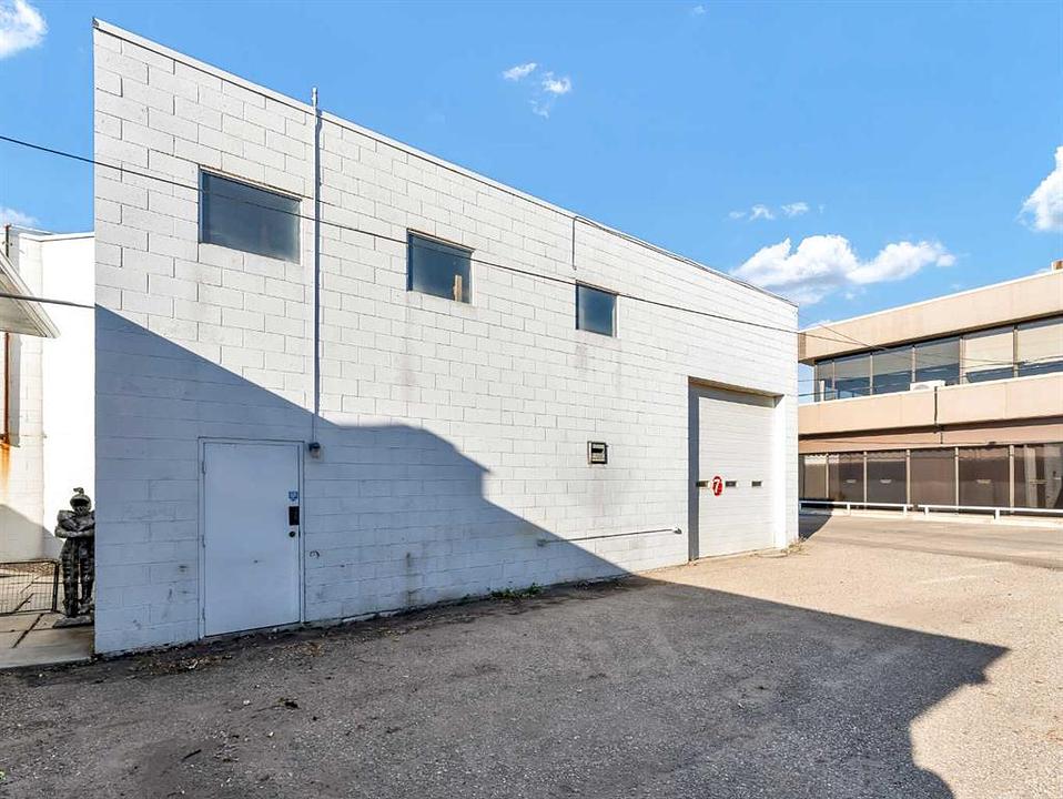 Kingsway Avenue Southeast, Medicine Hat, AB