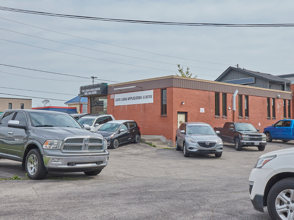 349 King Street West, Oshawa, ON