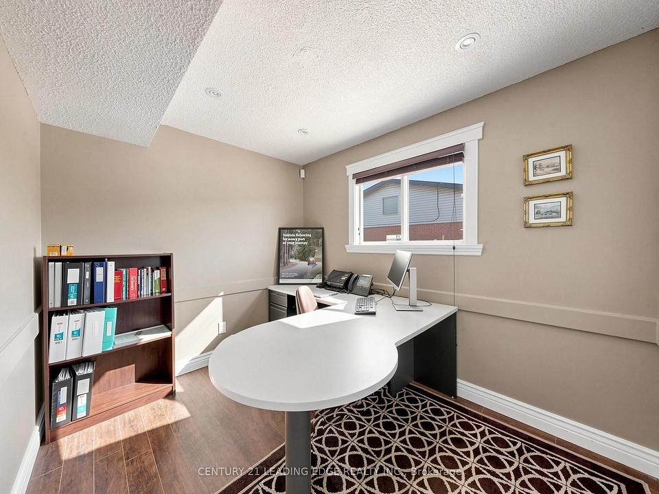 21 Metro Road South, Georgina, ON
