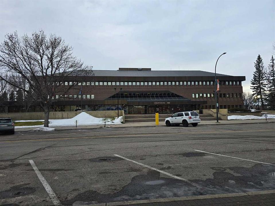 123 4 Street South, Lethbridge, AB