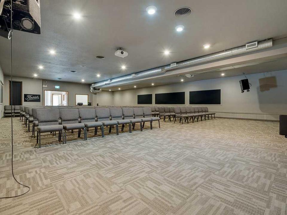 327 10 Street South, Lethbridge, AB