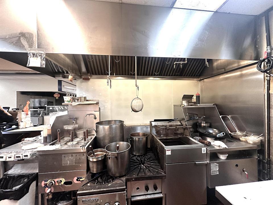 B6 - 5728 University Boulevard, Vancouver, BC