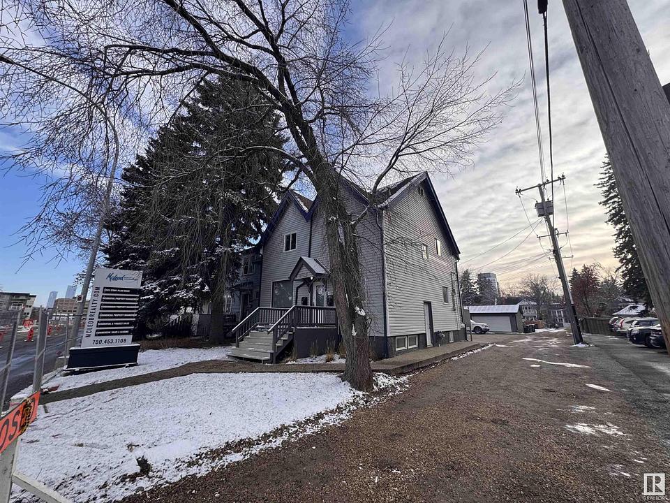 12615 Stony Plain Road, Edmonton, AB