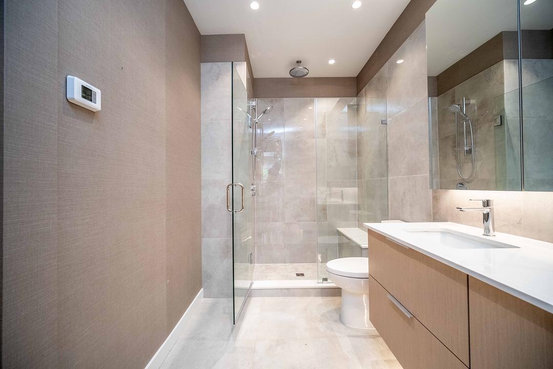 A - 1604 Lonsdale Avenue, North Vancouver, BC