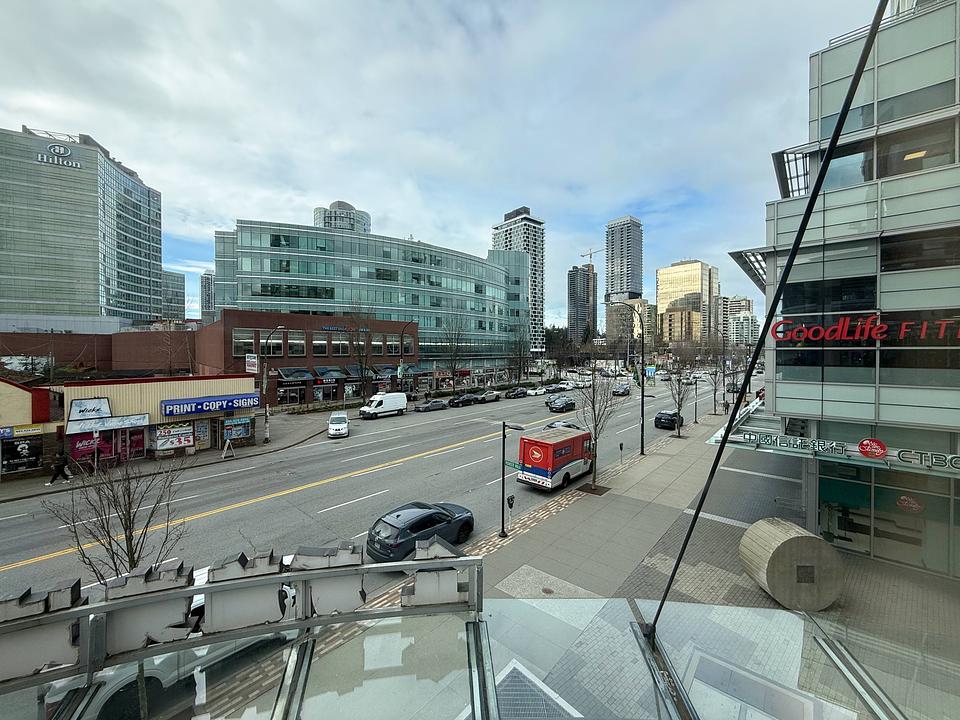 202 - 4555 Kingsway, Burnaby, BC