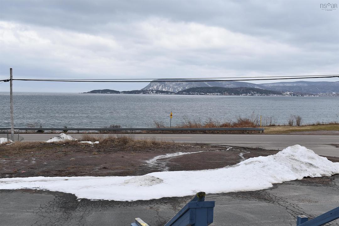 8 Bayview Road, Ingonish Beach, NS