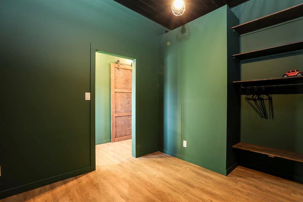 111 4 Avenue, Warner, AB