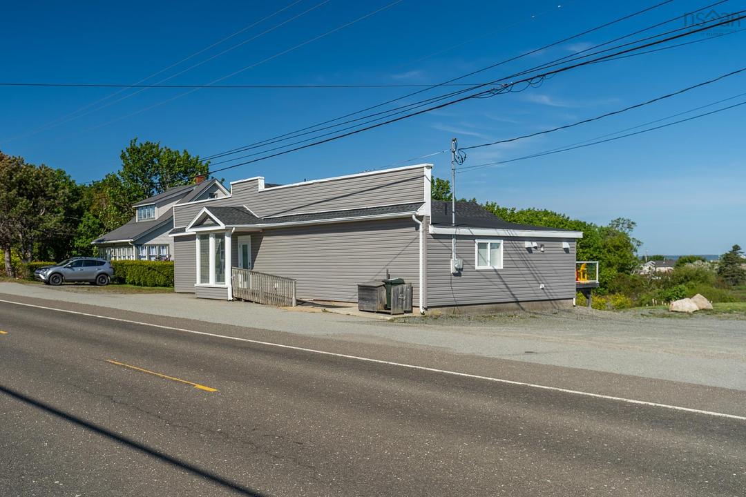 1861 Highway 1, Church Point, NS