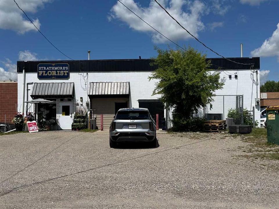 1B - 215 2 Avenue, Strathmore, AB