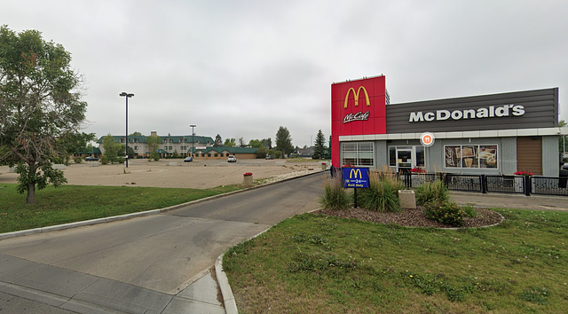 5402 Highway 2A, Lacombe, AB