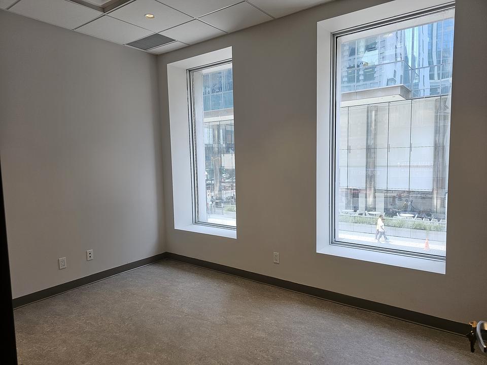 200 - 119 Yonge Street, Toronto, ON