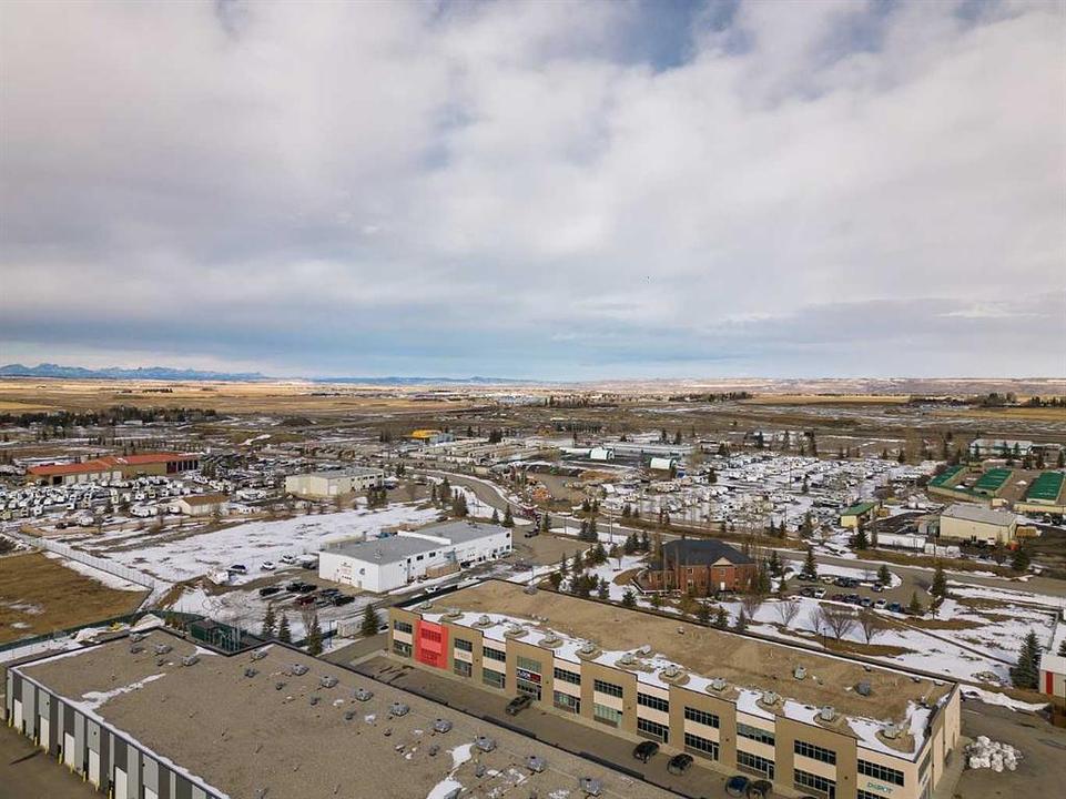 2 - 110 Commercial Drive, Calgary, AB