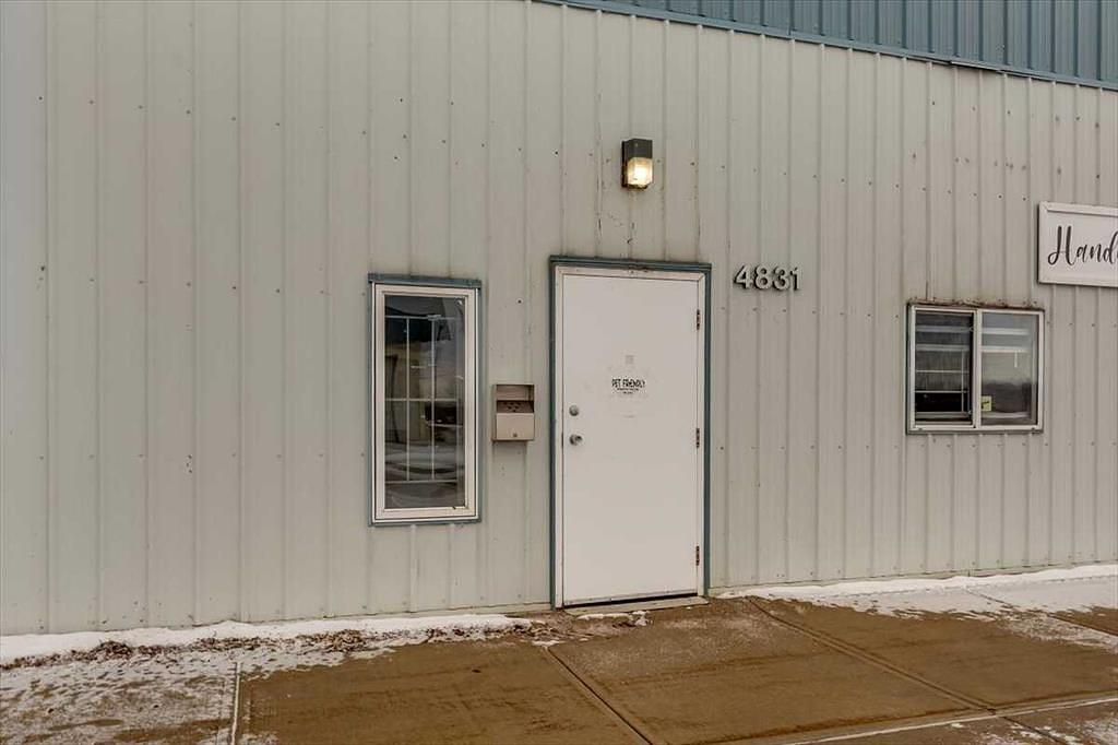 4831 Main Street, Alix, AB
