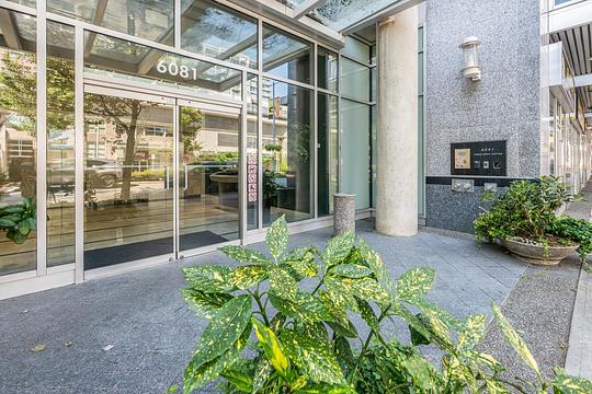 629-6081 Number 3 Road, Richmond, BC