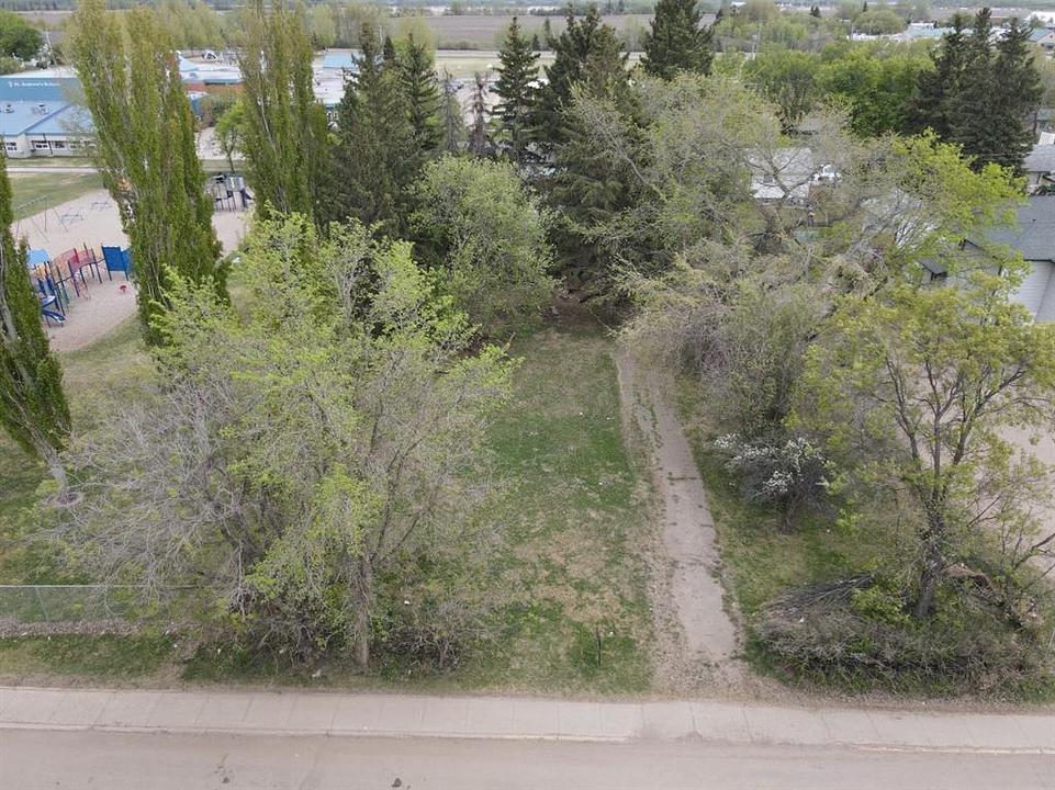 4633 53 Avenue, High Prairie, AB