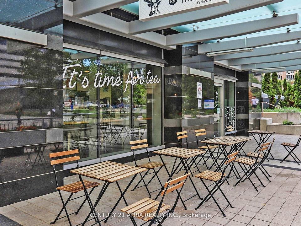 1 - 382 Yonge Street, Toronto, ON