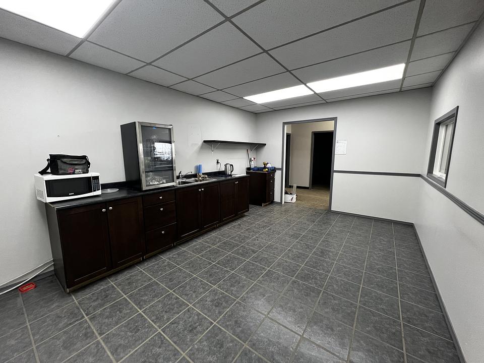 7895 50 Avenue, Red Deer, AB