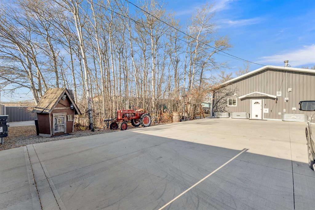 2023 20 Avenue, Bowden, AB