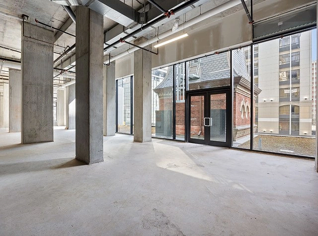 300 - 1 Grosvenor Street, Toronto, ON