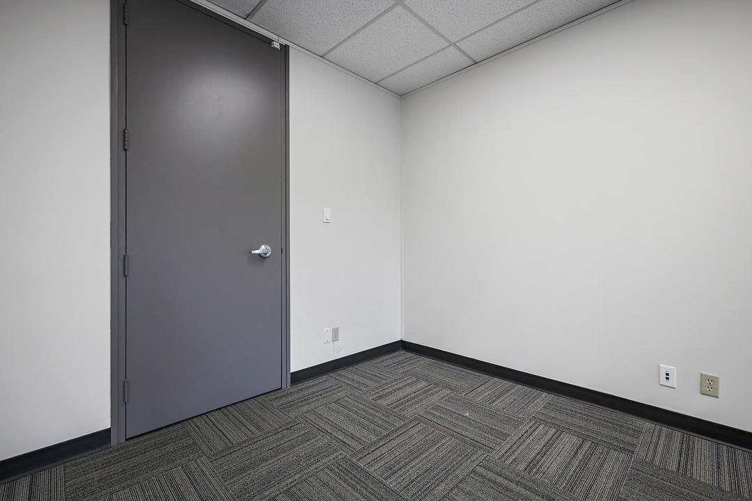 220 - 3016 19 Street Northeast, Calgary, AB