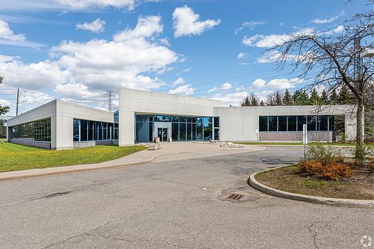 2505 St Laurent Blvd, Ottawa, ON