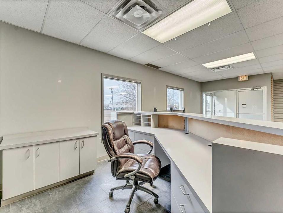 1782 32 Street Southwest, Medicine Hat, AB