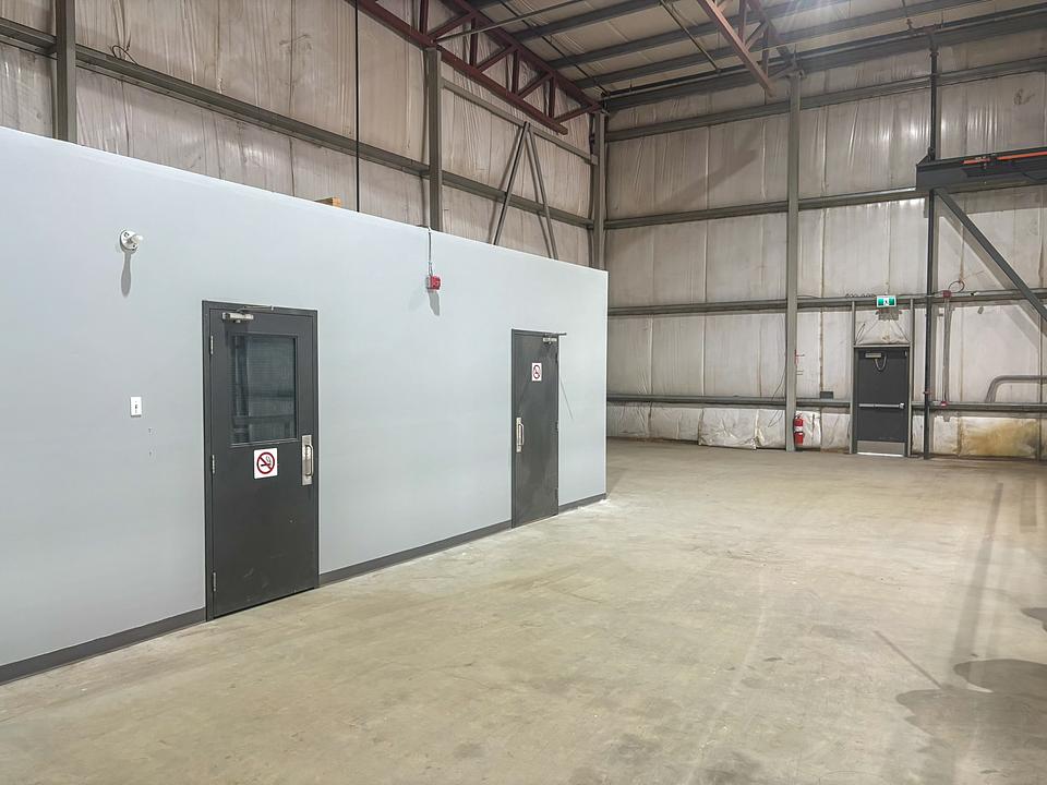 B - 233193 Range Road 283, Calgary, AB