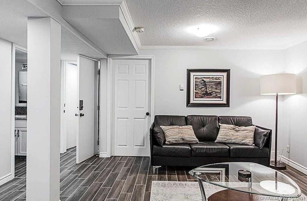 9731 100 Avenue, Grande Prairie, AB