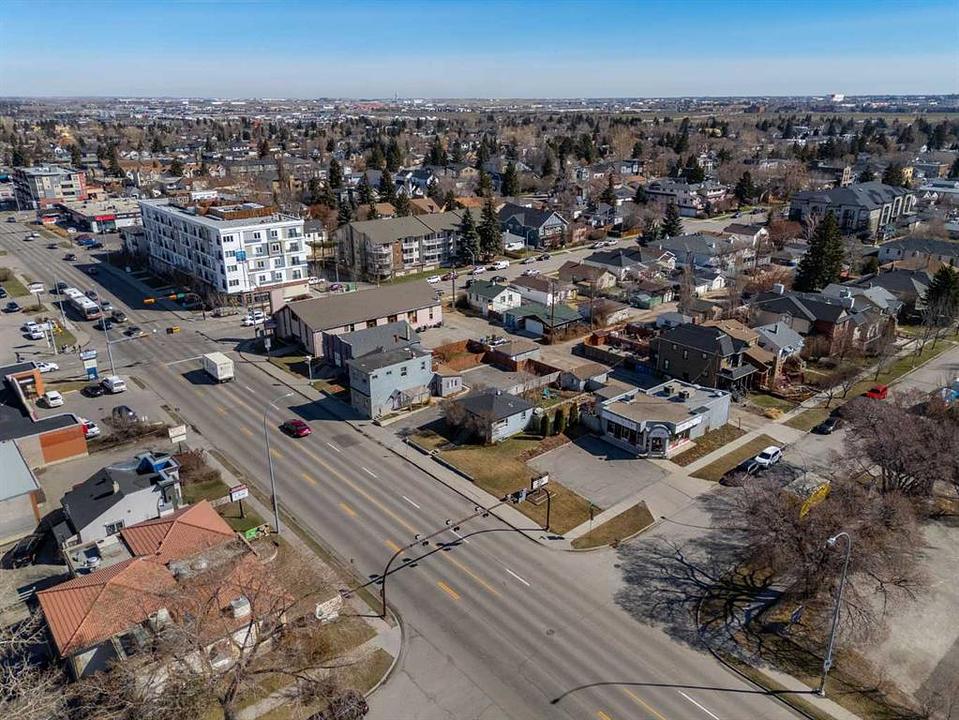 2018 Centre Street North, Calgary, AB