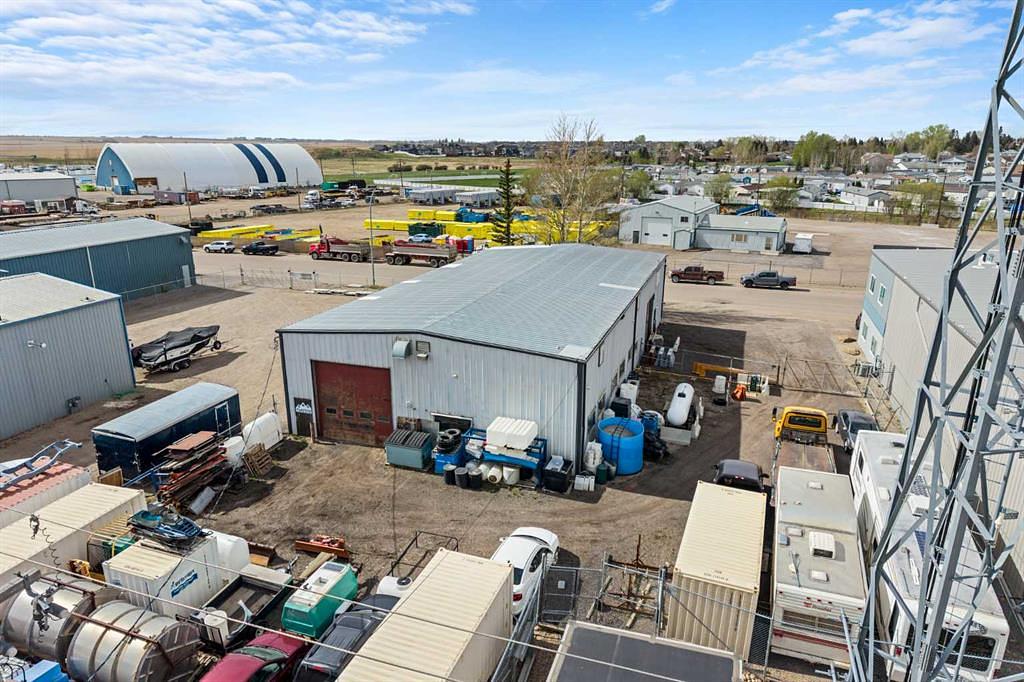 1020 Laut Avenue, Crossfield, AB