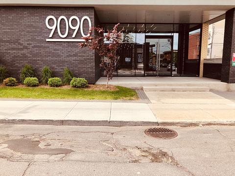 9090 Avenue du Parc, Montréal, QC