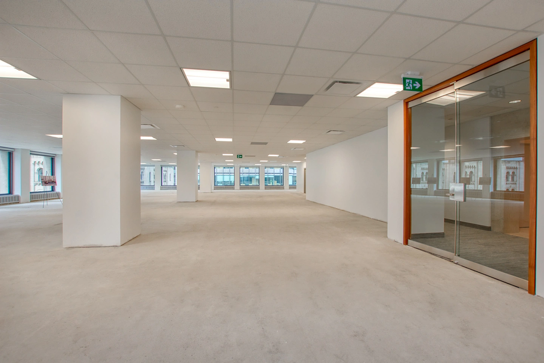 800 - 18 Wellington Street West, Toronto, ON