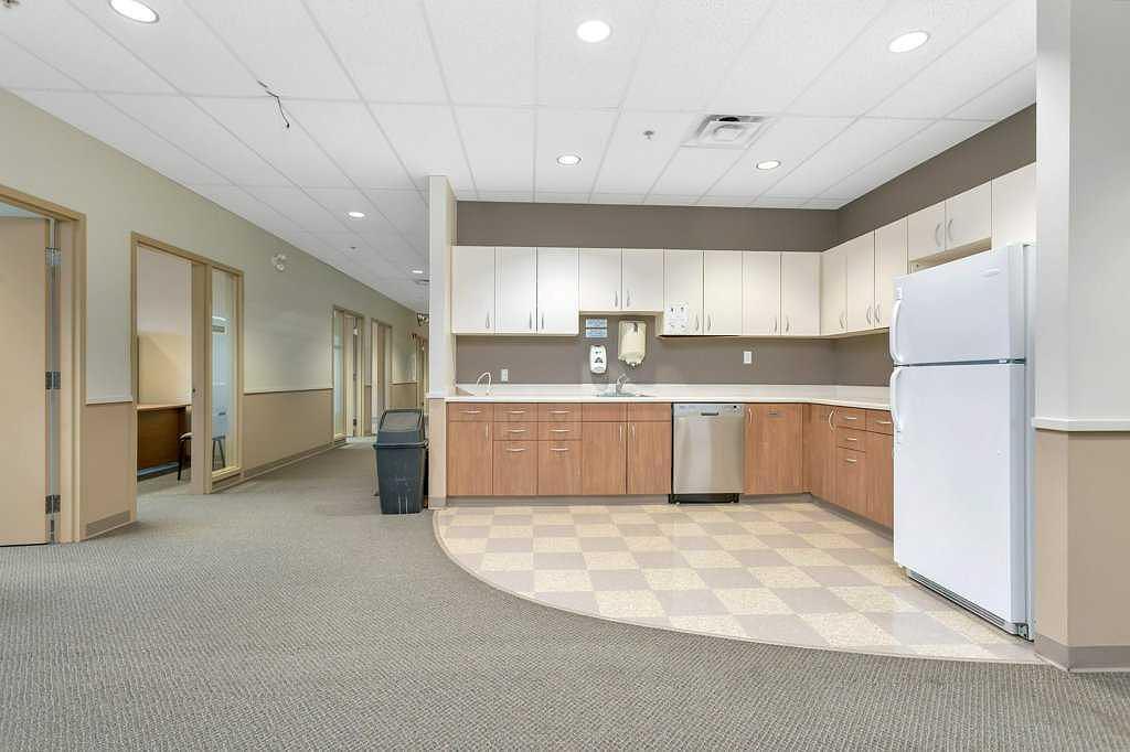 33 Schenk Industrial Road, Sylvan Lake, AB