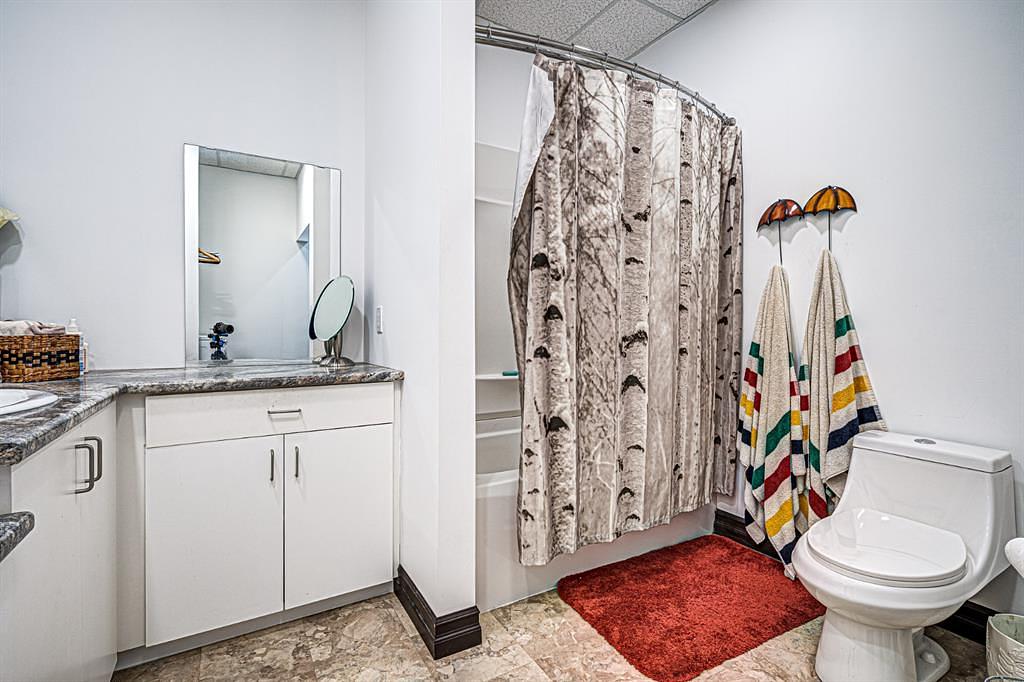 2602 50 Avenue, Lloydminster, AB