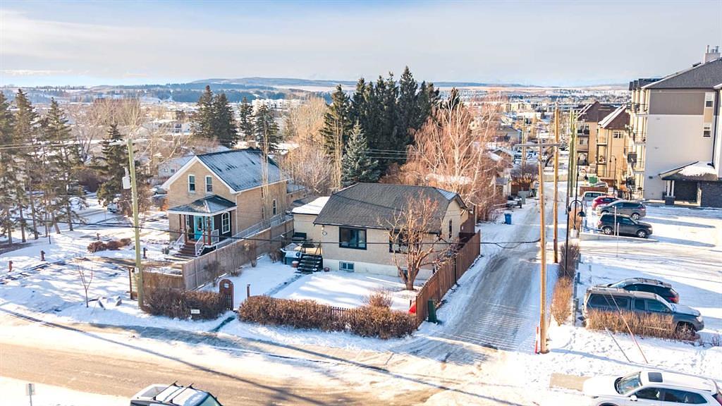 313 Ross Avenue, Cochrane, AB
