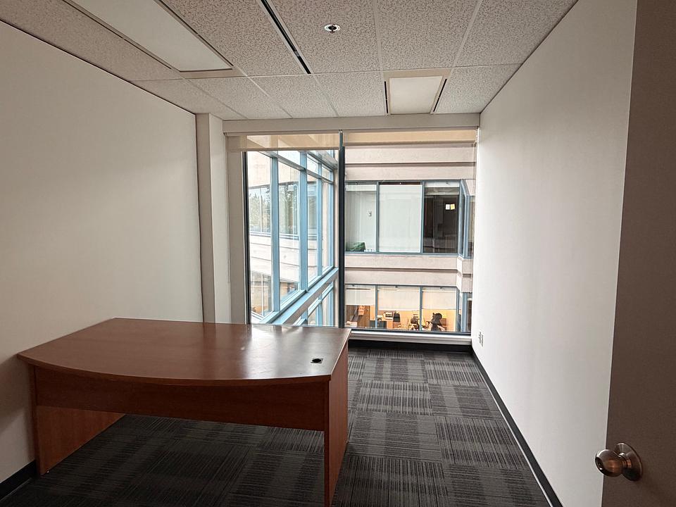 N412 - 5811 Cooney Rd, Richmond, BC