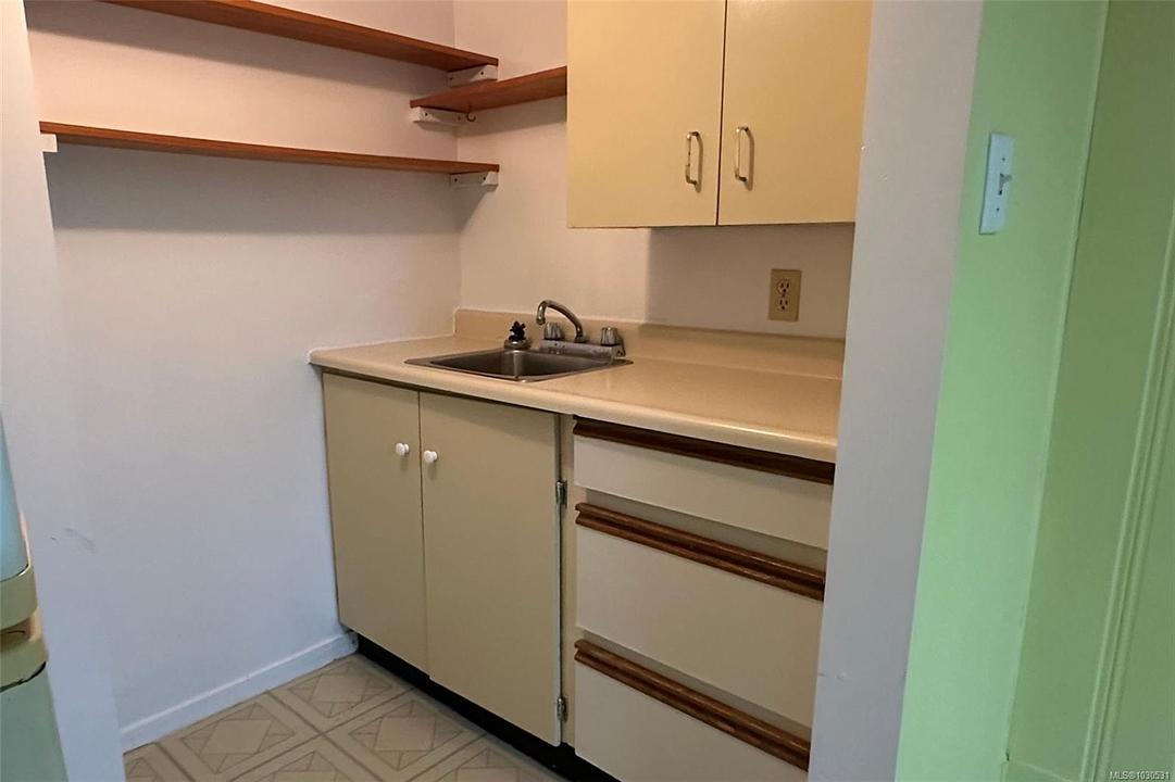 1043 Belmont Avenue, Victoria, BC
