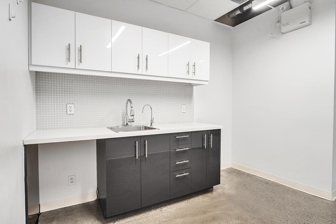 500 - 111 Peter Street, Toronto, ON