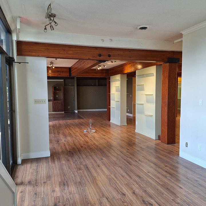 1 - 77 Victoria Crescent, Nanaimo, BC