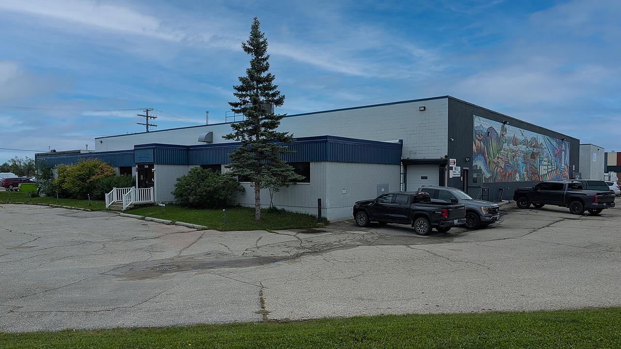 154 Paramount Road, Winnipeg, MB