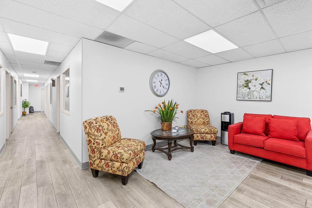 200 - 1974 Moss Court, Kelowna, BC